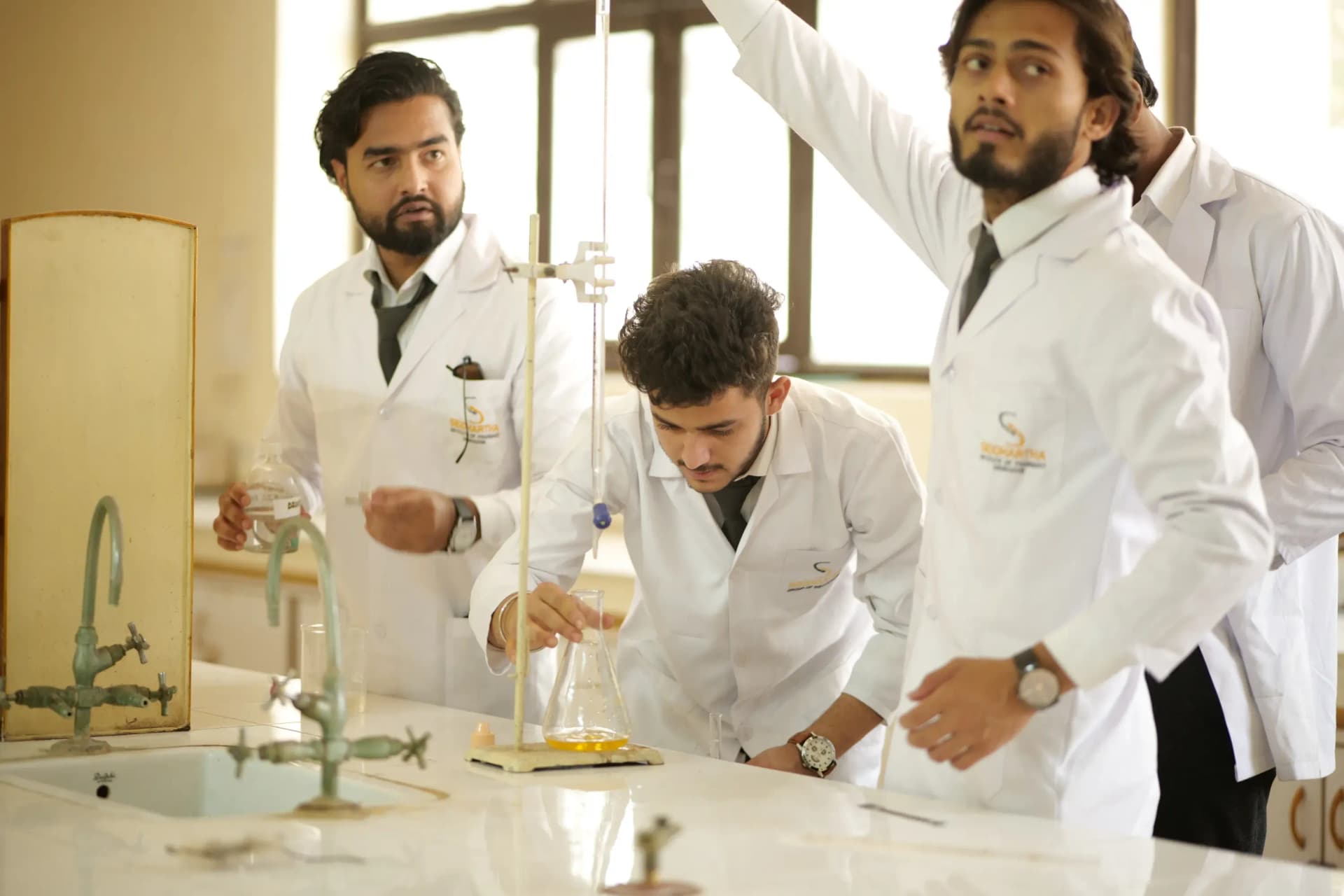 siddharth-group-dehradun-pharmacy