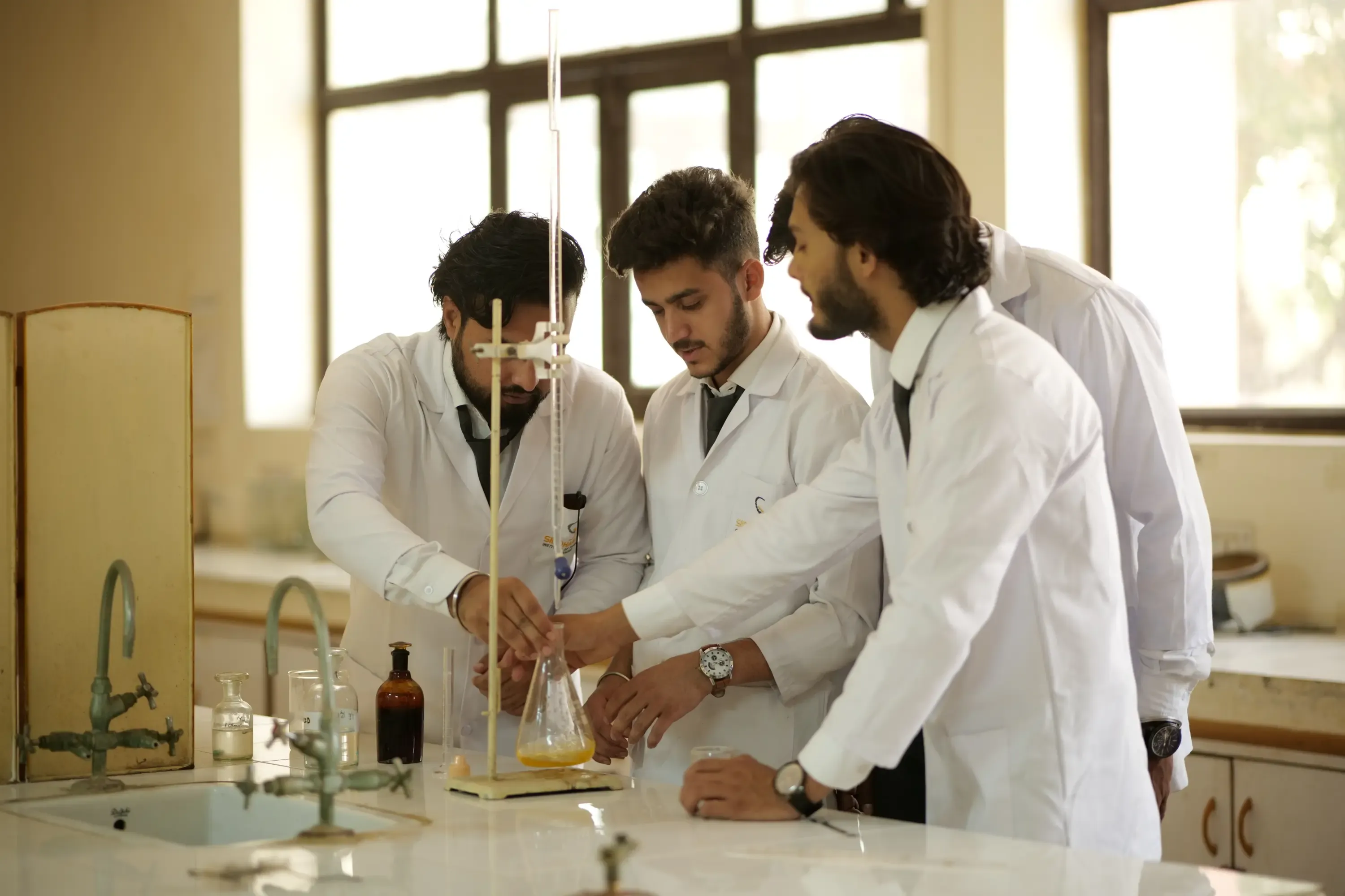 siddharth-group-institutions-dehradun-pharmacy