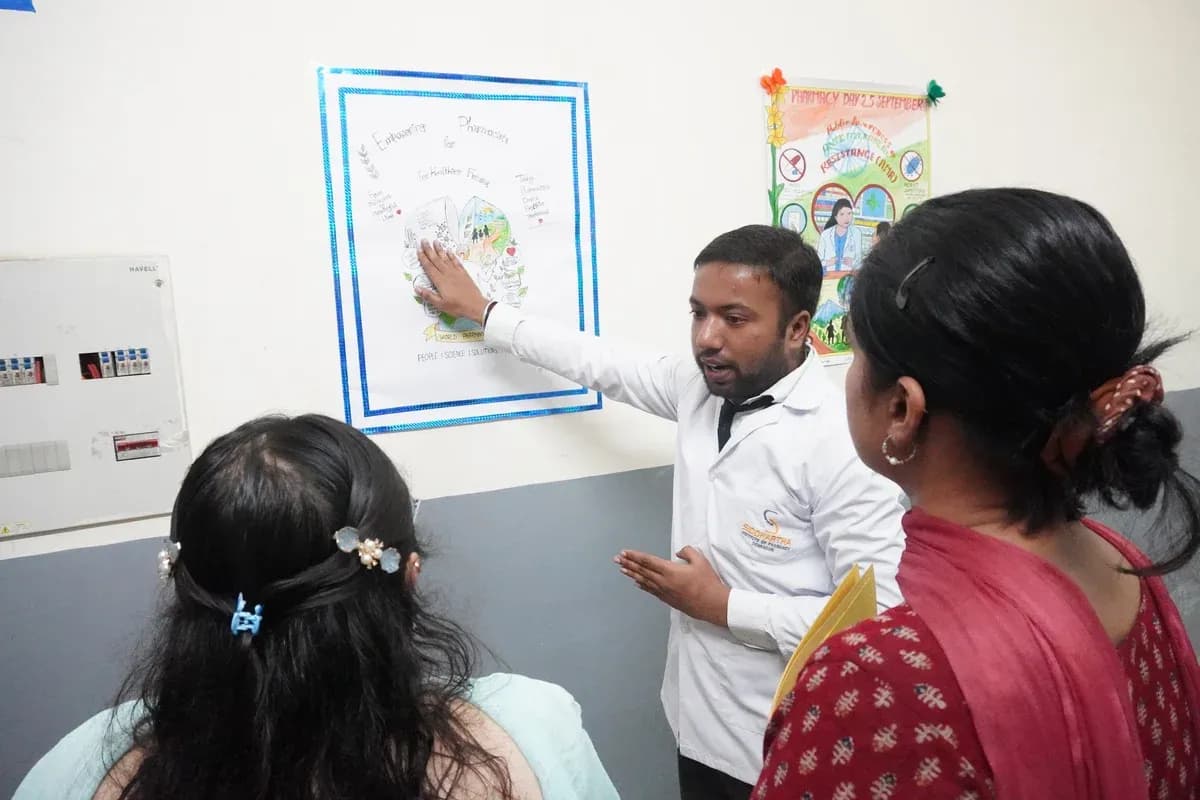 Pharmacy students creating posters for World Pharmacists’ Day 2026